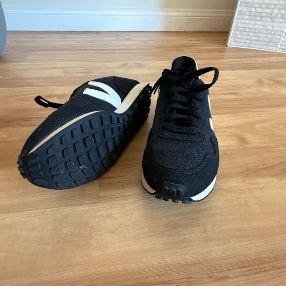 Veja Black Sneakers with White Details - Picture 3 of 4